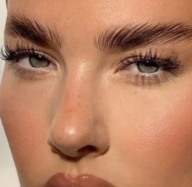 Sobrancelhas de Luxo - Design Personalizado